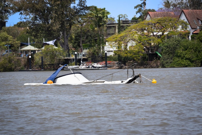 A sunken boat in the Brisbane River.