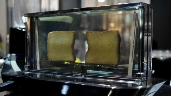 Glass-Sided Toaster: Watch it Burn