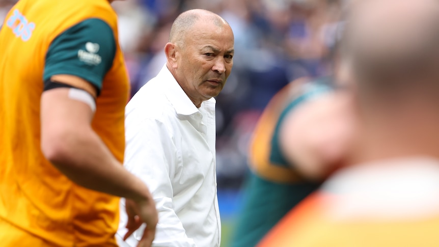 Rugby Australia-Trainer Phil Waugh entschuldigt sich bei den Fans, nachdem die Ära von Eddie Jones mit einem Rücktritt endet