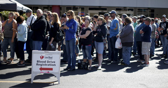 People lining up to donate blood CUSTOM