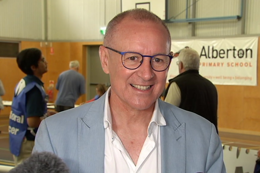 Former SA premier Jay Weatherill at Cheltenham polling station.