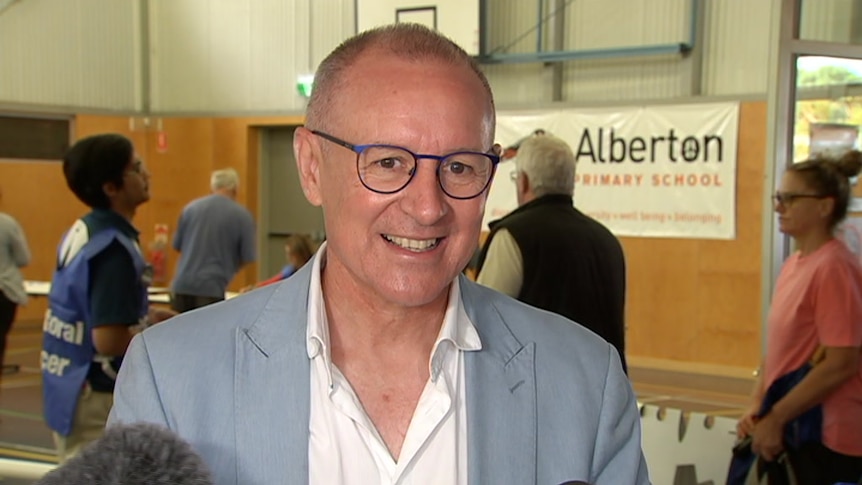 Former SA premier Jay Weatherill at Cheltenham polling station.