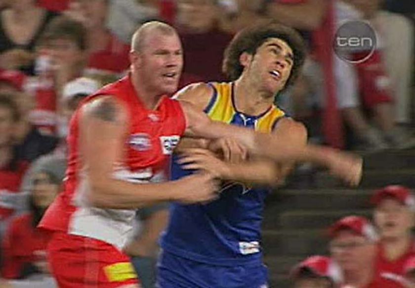 Hall 'a weak mongrel' - ABC News