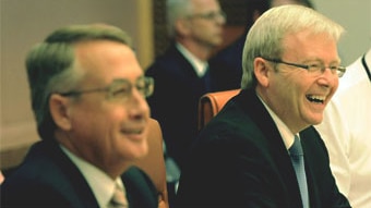 Wayne Swan and Kevin Rudd at COAG (AAP: Alan Porritt)