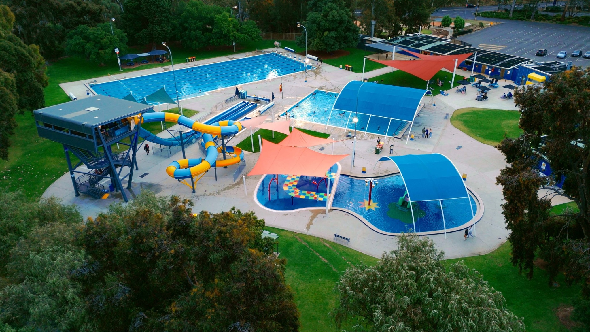 Adelaide aquatic centres close for cleaning after cluster of gastro cases