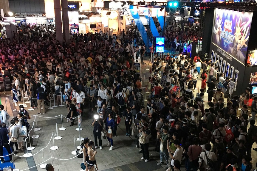 Huge crowds line the halls of the gaming show