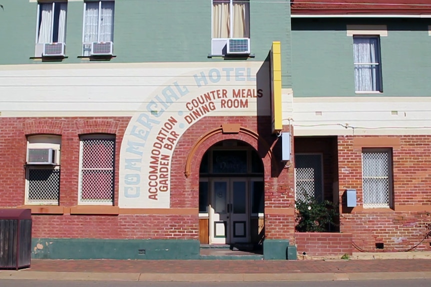 The front door of the Mingenew Hotel