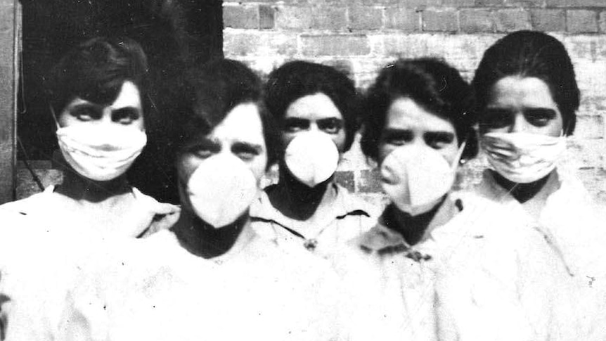 A group of nurses wear face masks during the 1919 Spanish Flu outbreak.
