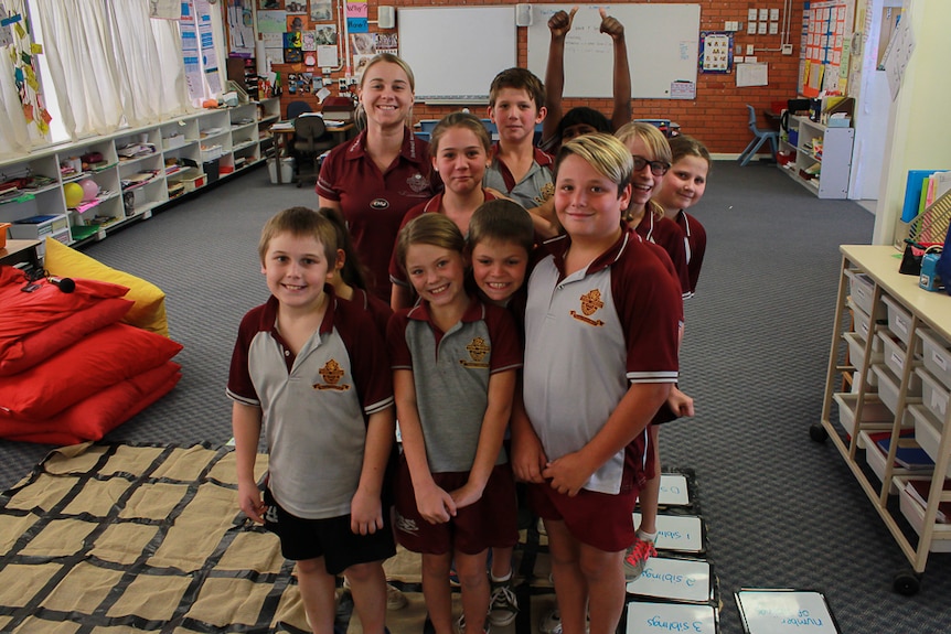 Hughenden State School students create a column graph in maths class