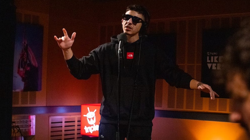 ChillinIT performing in the Like A Version studio, June 2020