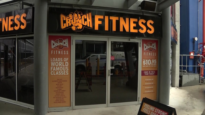 Front of a Crunch fitness gym