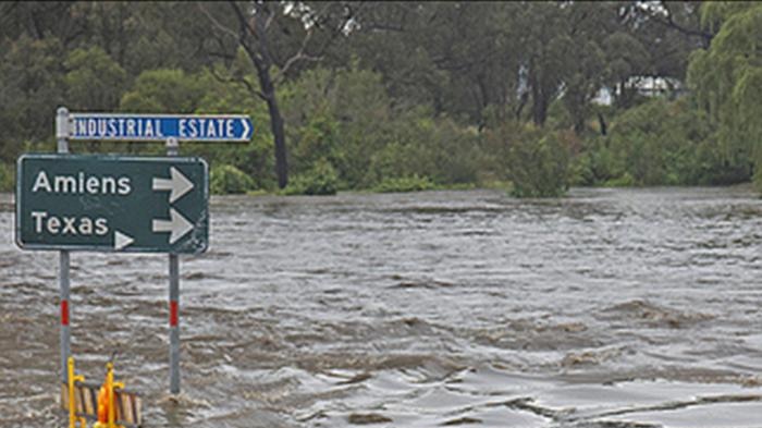 The Balonne River is tipped to reach 14 metres by early next week.