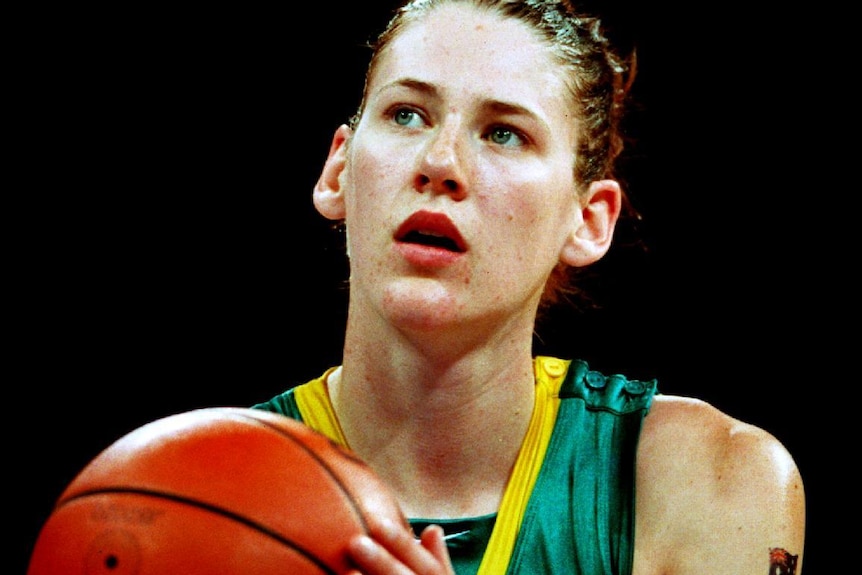 Lauren Jackson lines up a free throw