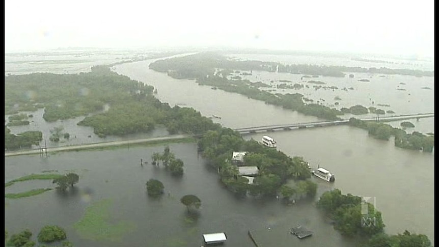 Vic flood victims feel abandoned