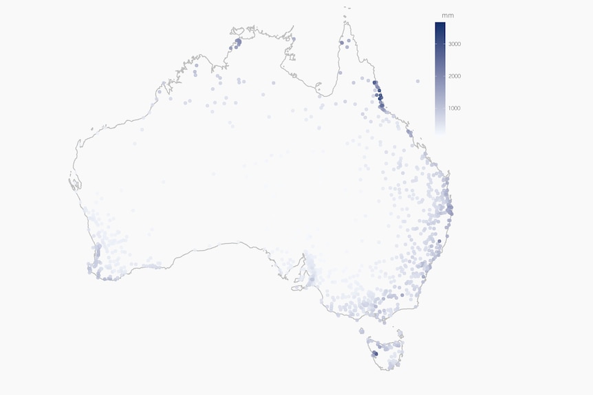 Median rainfall points over the past 30 years, showing Tully as bright purple in far north Queensland.