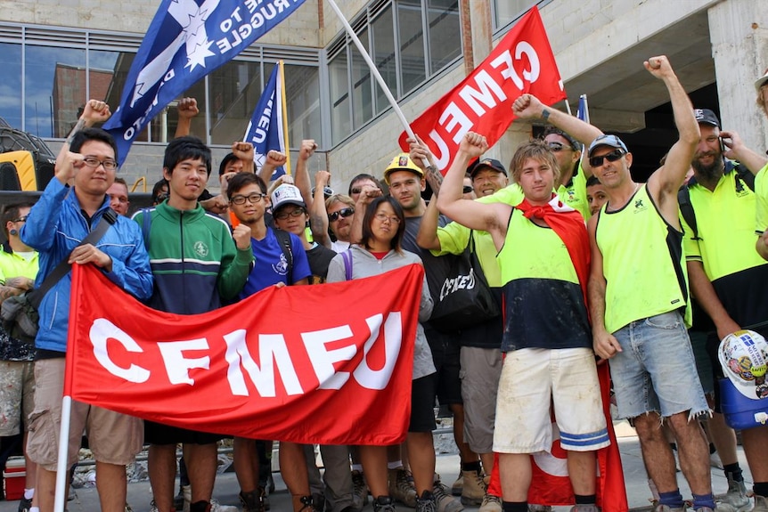A CFMEU protest for building worker's rights. (ABC Local: Brooke Bannister)