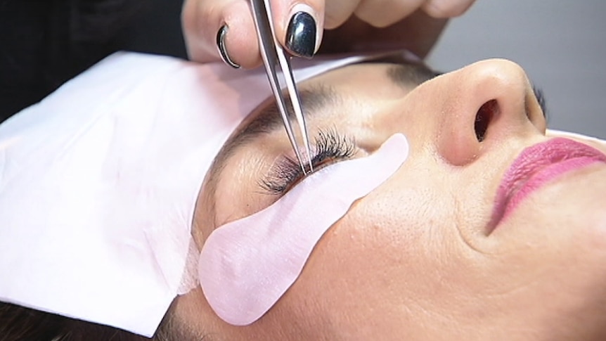Eyelash extension procedure