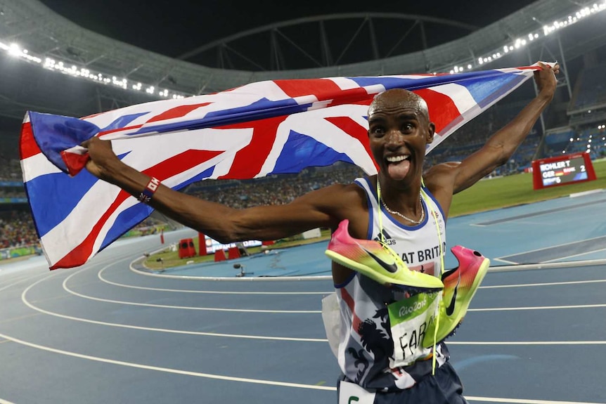 Mo Farah celebrates gold in 5000m