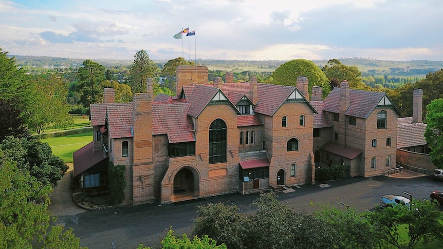 A photo of the university of New England campus in Armidale