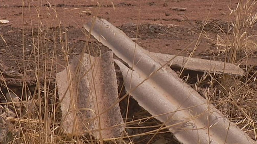 Asbestos rubble in Terowie