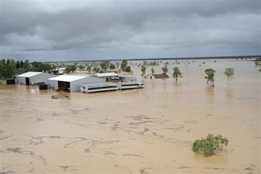 Four rescued as flooding spreads in NW Qld - ABC News