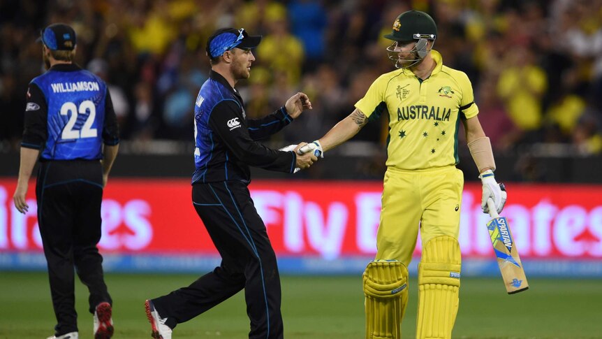 Australia's Michael Clarke shakes hands with NZ's Brendon McCullum in his last ODI game.