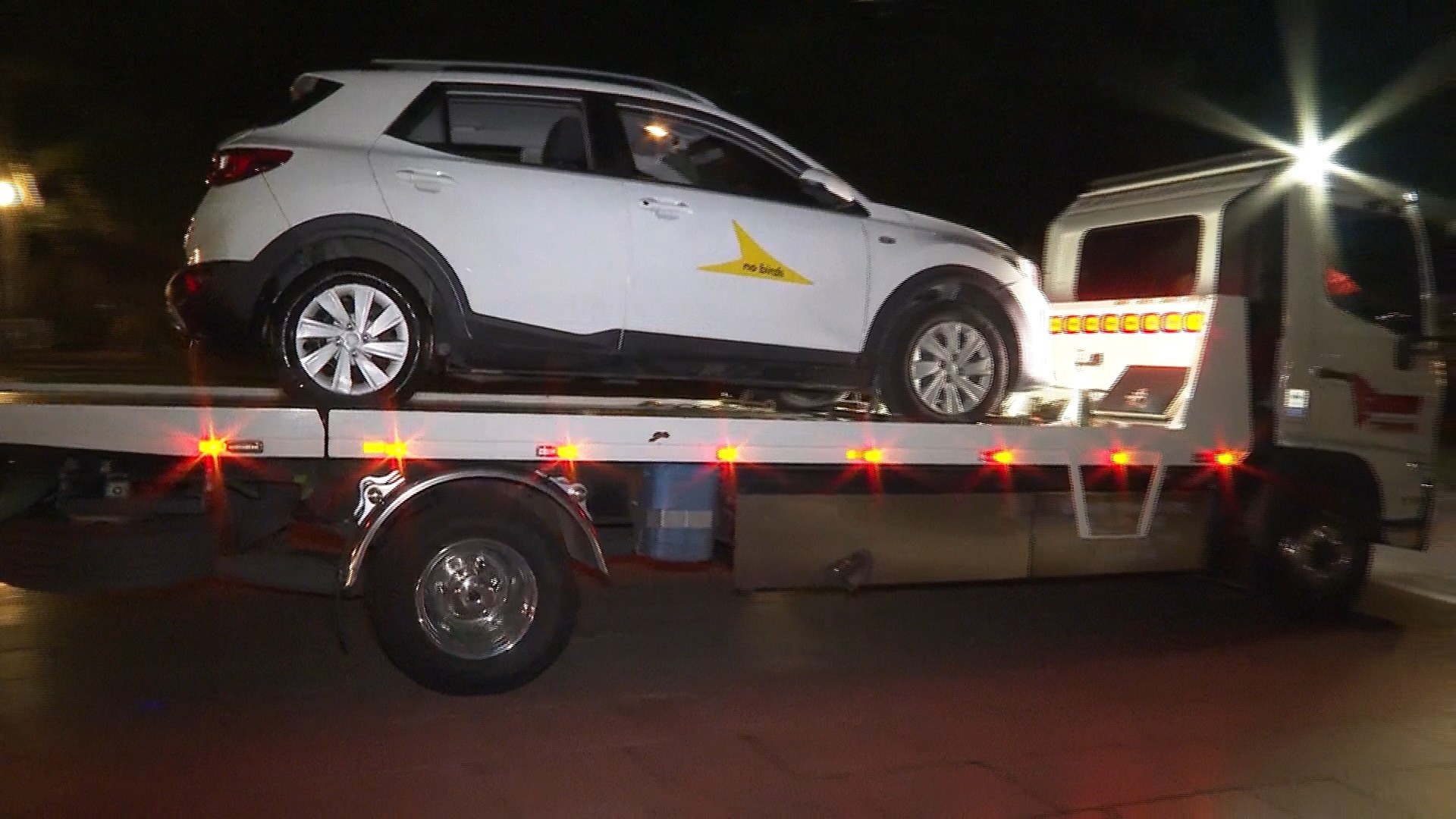 Driver found 'eating Maccas' in car that crashed into Sydney fountain