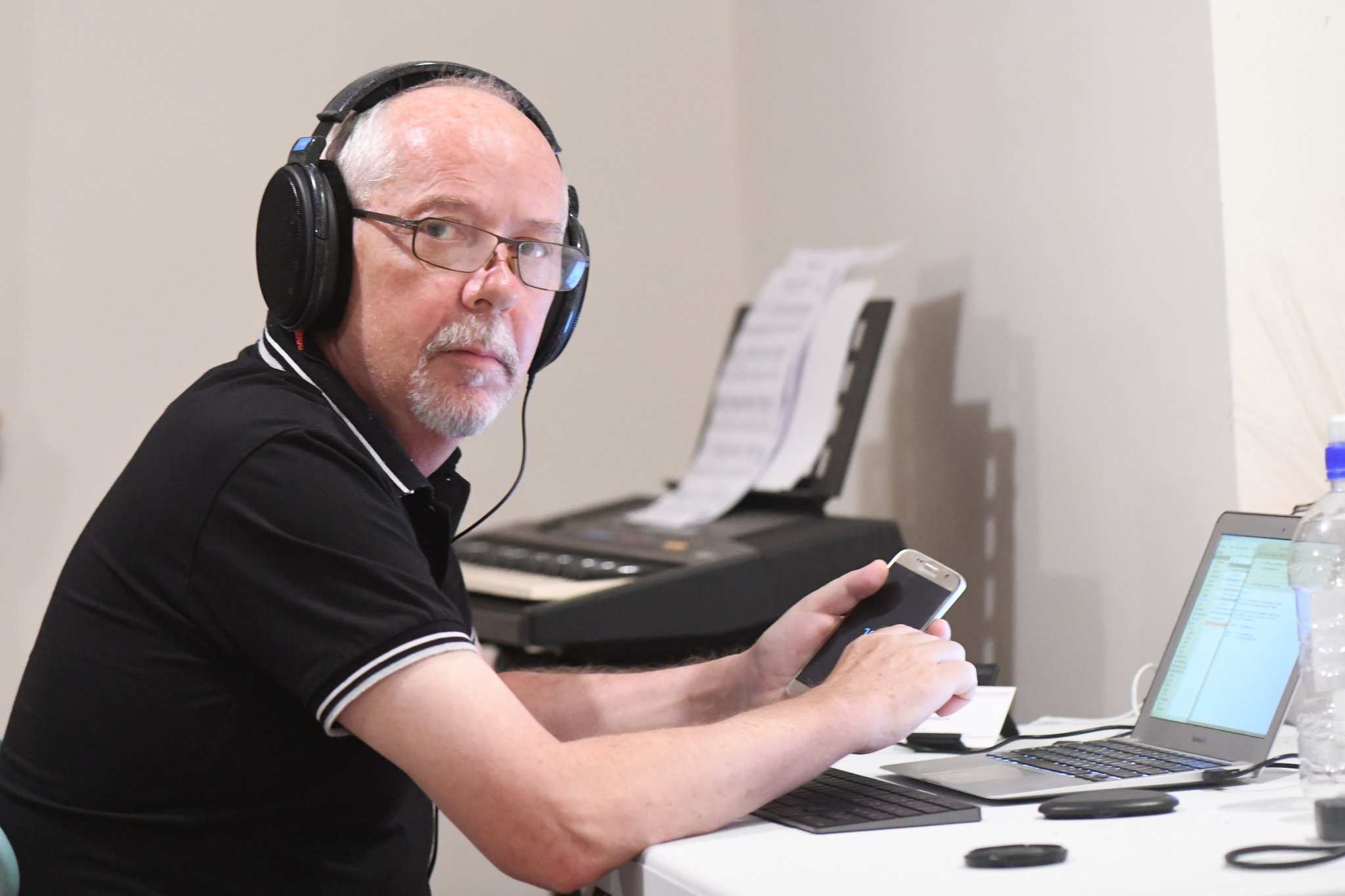 Daily Post Journalist Dan Mcgarry Allowed To Return To Vanuatu To Be With His Family After Travel Ban Abc News