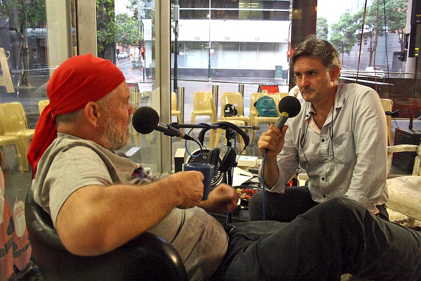 LtoR Peter Fitzsimons and Richard Glover pass the 20-hour mark during their world record interview.