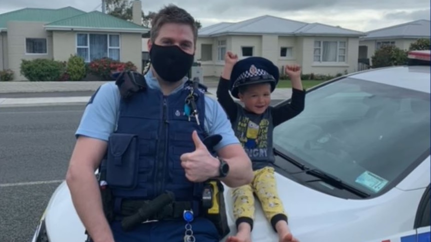 This 4yo called police — hear what happened next