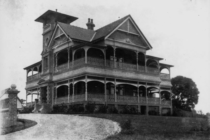 Black and white image of house.