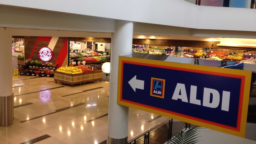 Sign points to Aldi discount supermarket