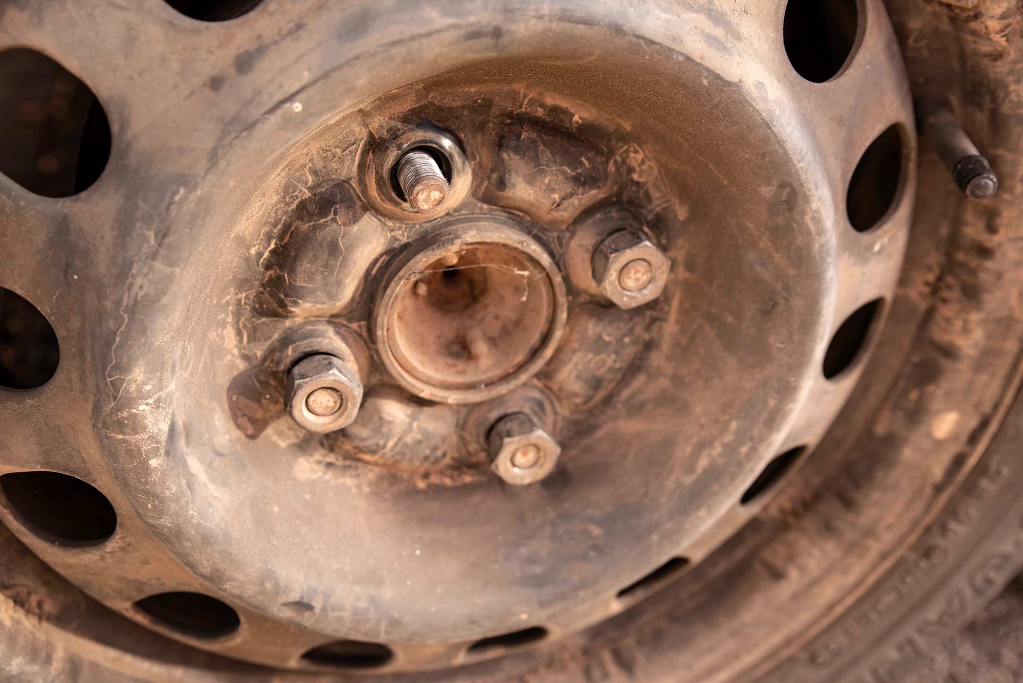 Driver's life put at risk after thieves remove wheel nuts during