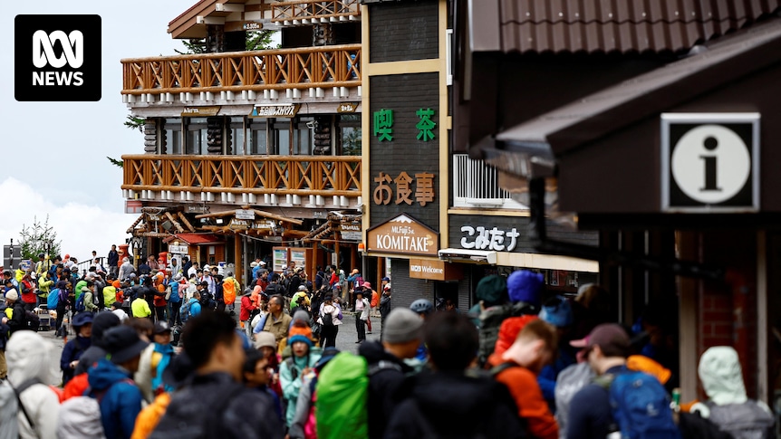 Le gouvernement japonais introduit des bordures pour les alpinistes du Mont Fuji pour lutter contre la surpopulation et le mauvais comportement des touristes