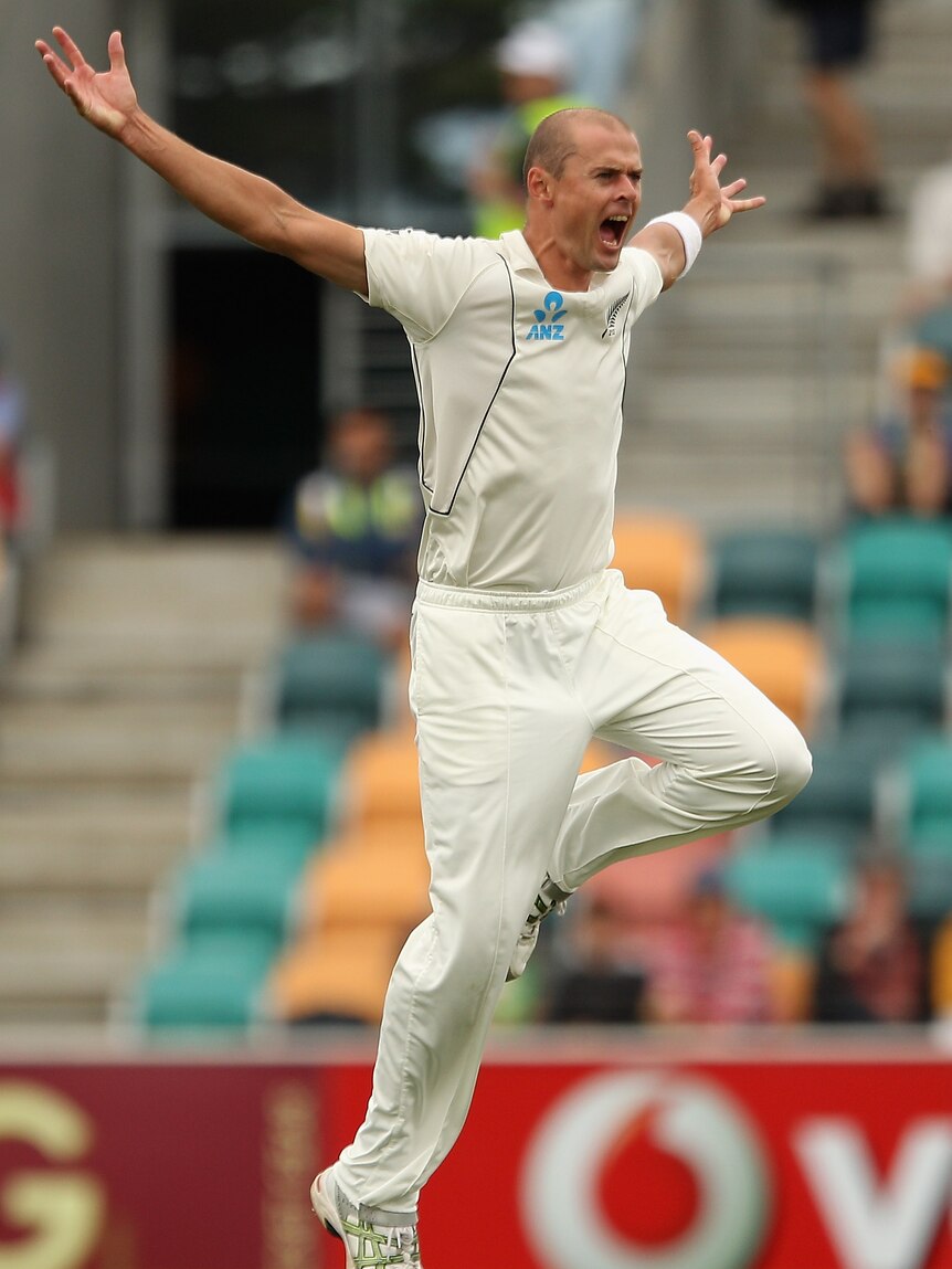 Chris Martin enjoyed a bountiful spell in conditions heavily favouring the bowlers in Hobart.