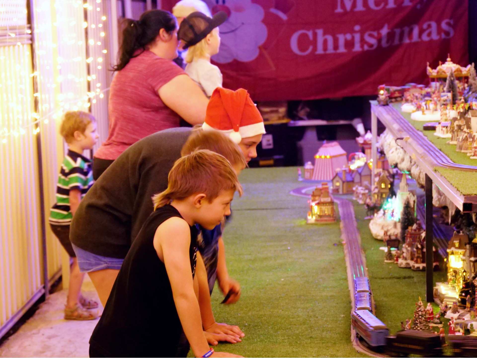 Kalgoorlie couple light up community with annual Christmas display, even after one of them went