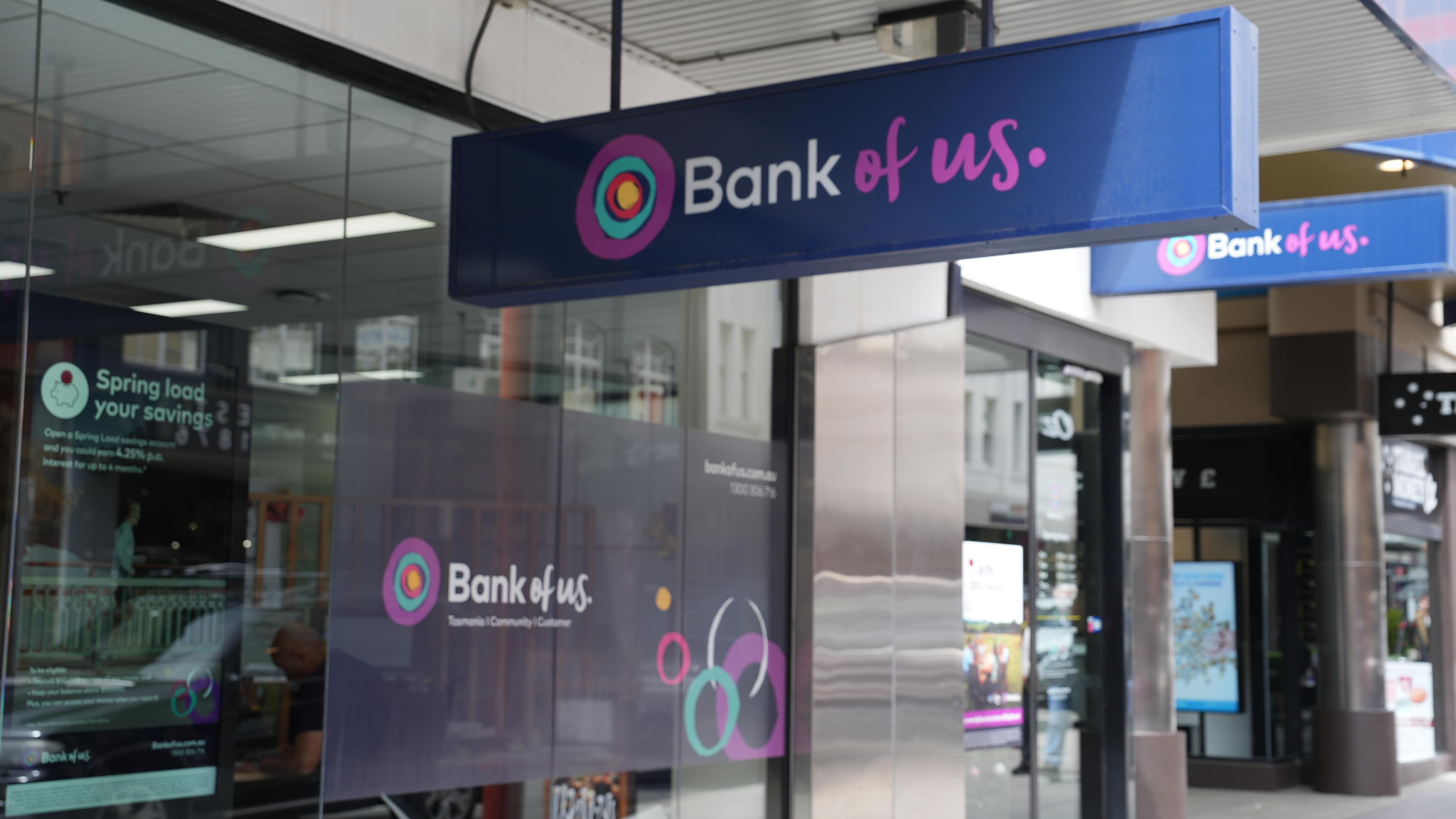 Exterior de uma agência bancária dos Estados Unidos.