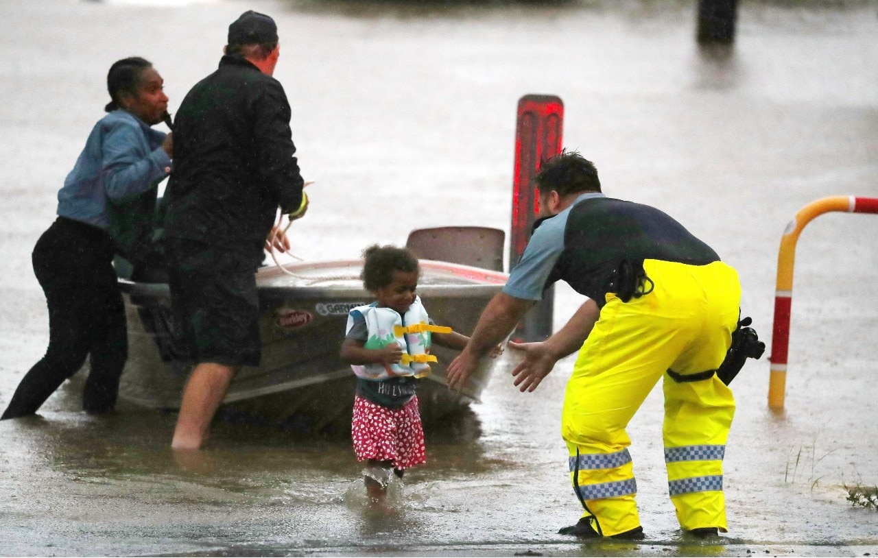 Lismore Flood Emergency Sees People Stranded On Roofs, Evacuation ...