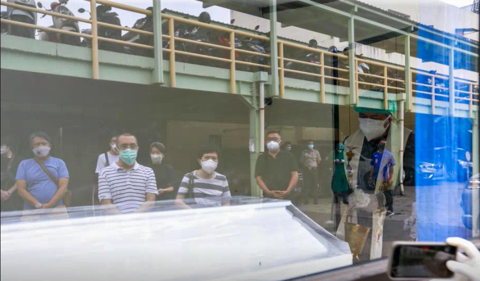 REUTERS Pelayanan Orang Meninggal Grj Katolik