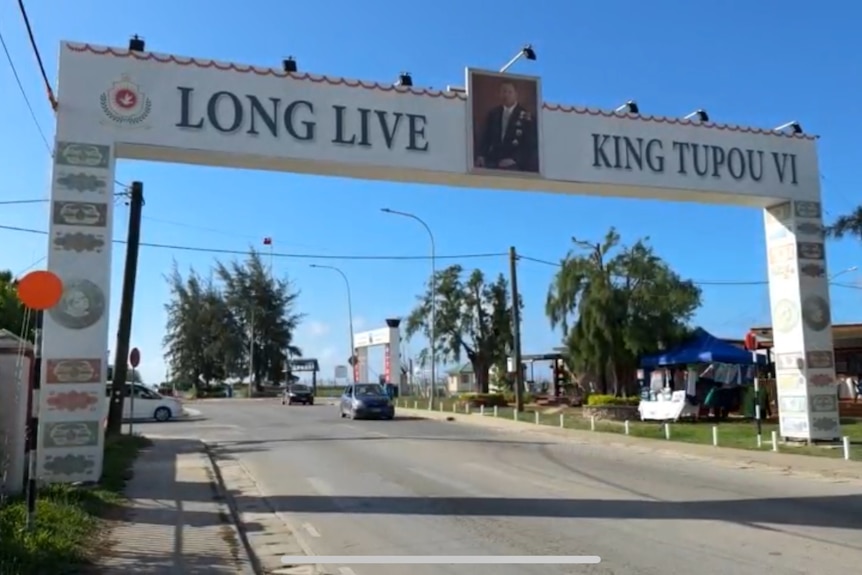 A road sign on Nuku'alofa's main street saying long live the king