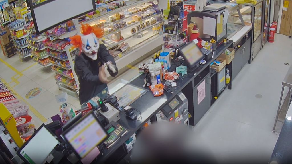 Police have released CCTV of an armed man robbing a Holland Park ...