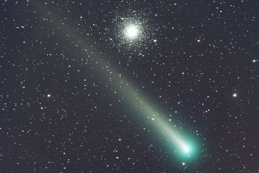 telescope image of Comet Leonard and M3 globular cluster