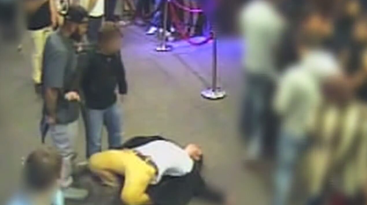 New Zealand man ordered to surrender passport after one-punch attack in ...