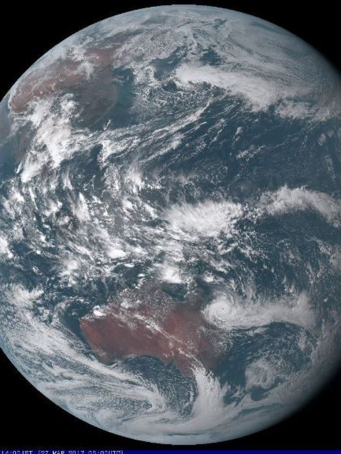 Cyclone Debbie expected to be a protracted event - ABC listen
