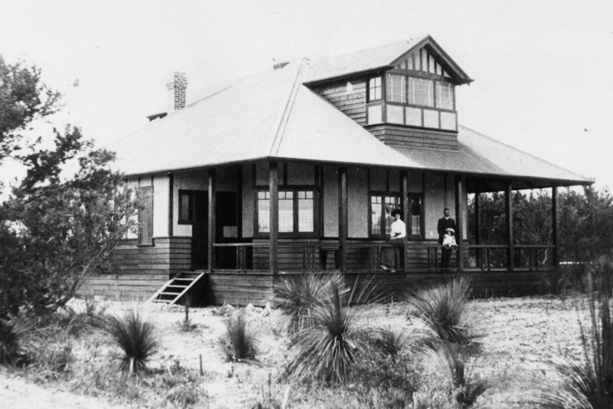 A black-and-white archive image of a house.