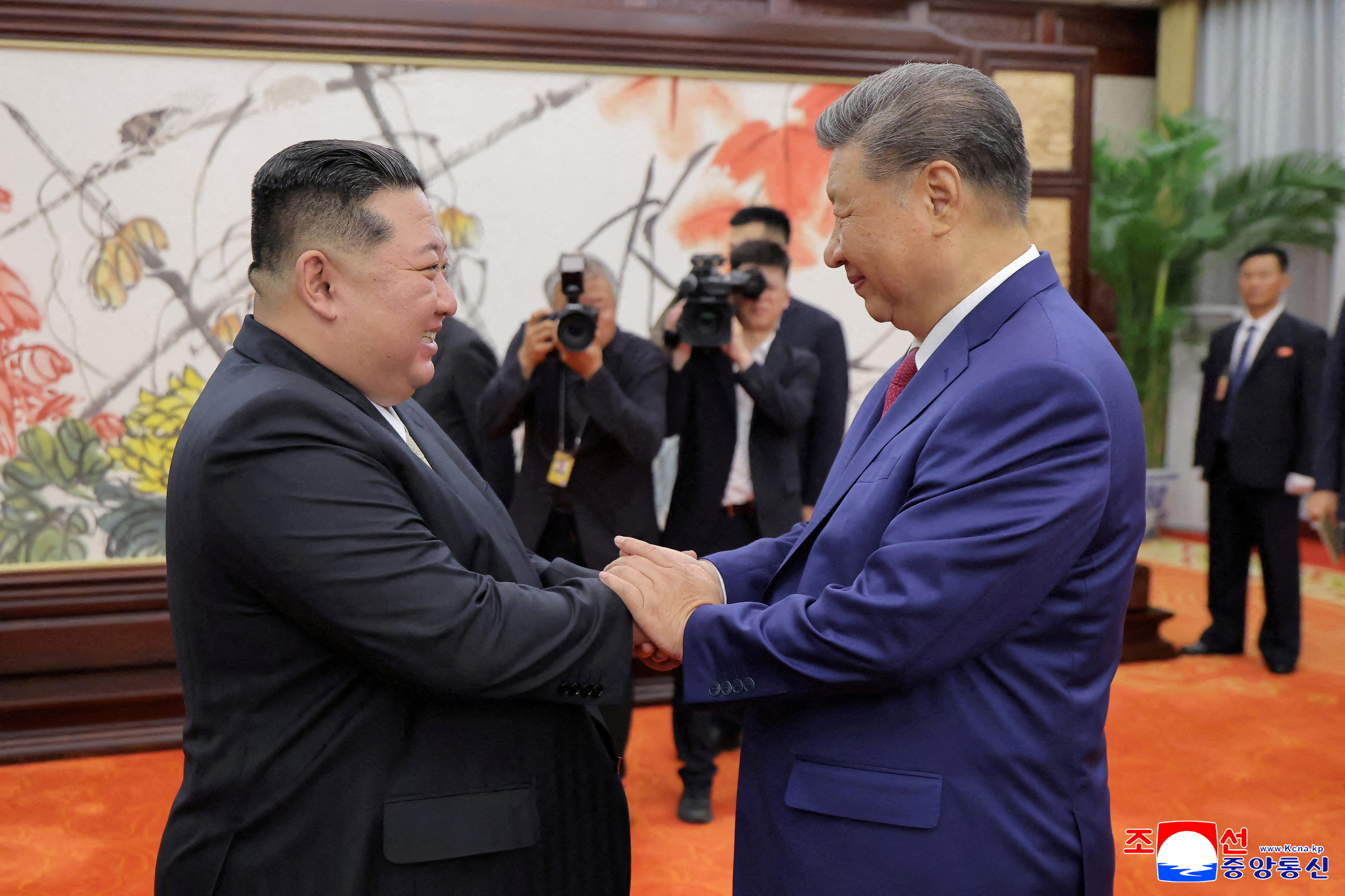 头条：习近平时隔近七年首访朝鲜 双方分别想得到什么？