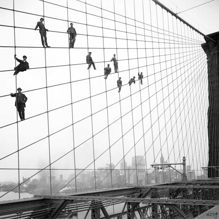 The Brooklyn Bridge on 1914.