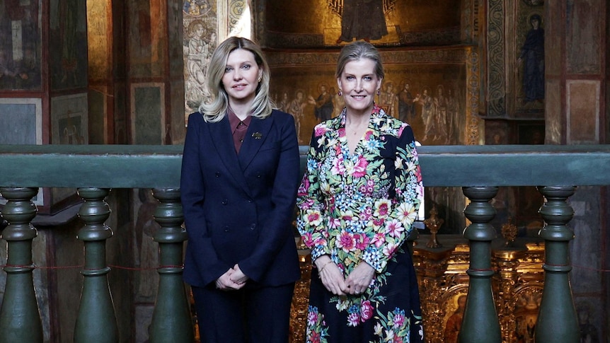 Olena Zelenska and Duchess Sophie stand together.