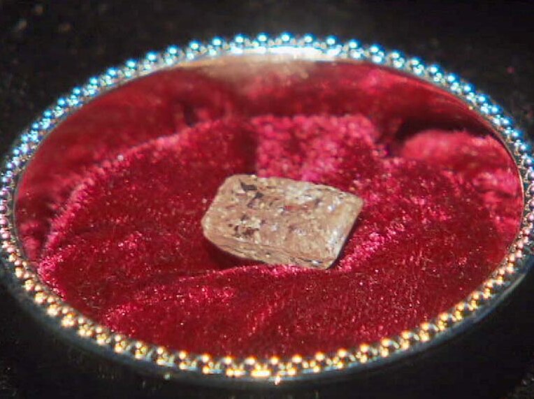 Eight carat pink diamond unveiled