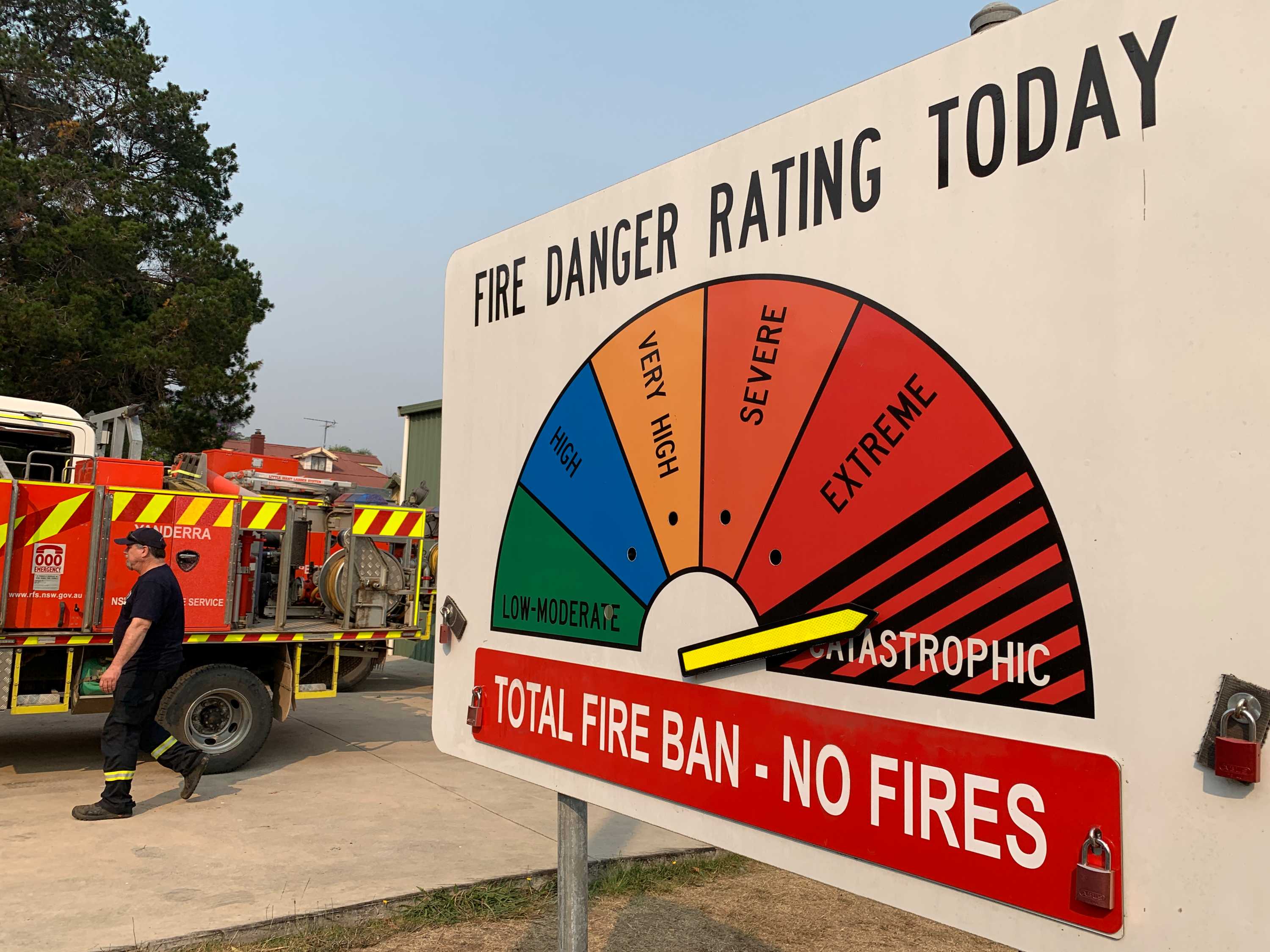Heatwave spreads across SA and Victoria - ABC listen